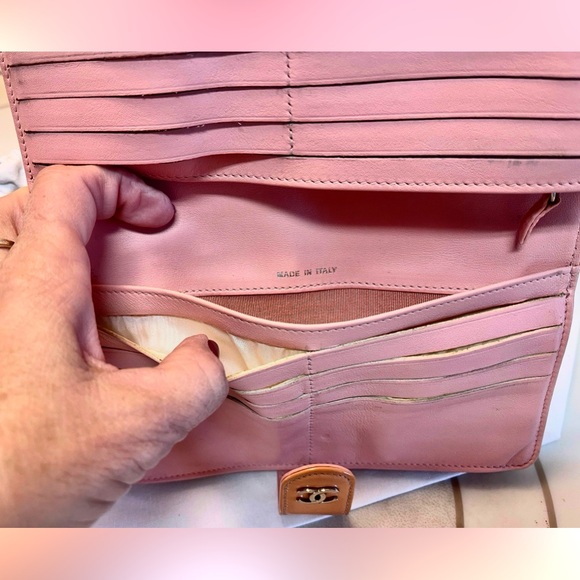 Chanel quilted Patent Leather Wallet & dust bag in Cream-cicle orange - Picture 13 of 16